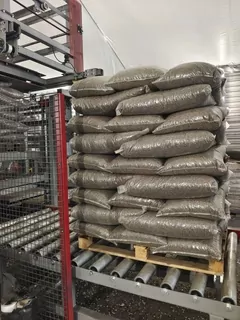Vrecia na pelety Drevo a rašelinové palivo, paleta na biopelety 990kg 6mm